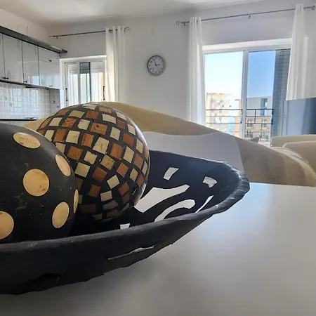 Sea View Apartment *